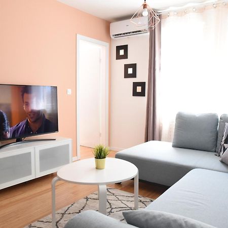 Mary'S Apartment - With Free Parking Zagreb Exterior photo